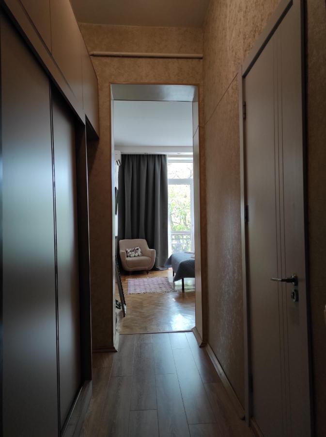 Tranquil Apartment In Vake Tiflis Exterior foto